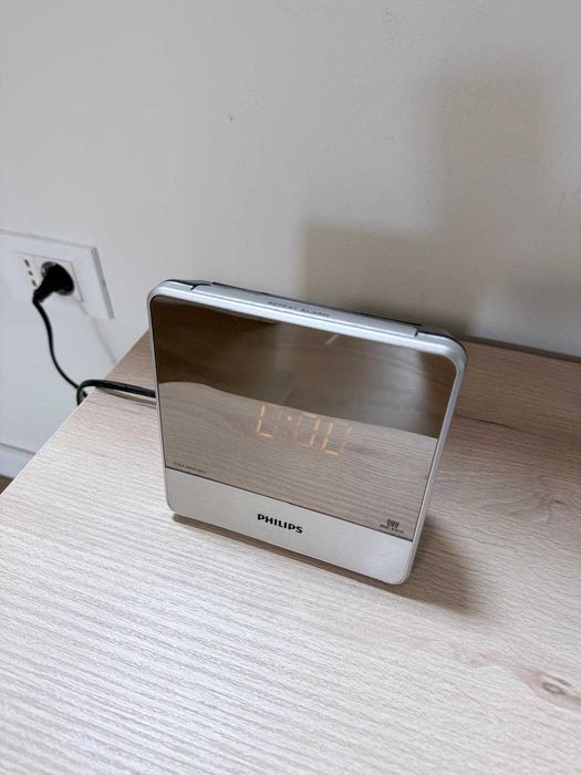Radio cu ceas Philips