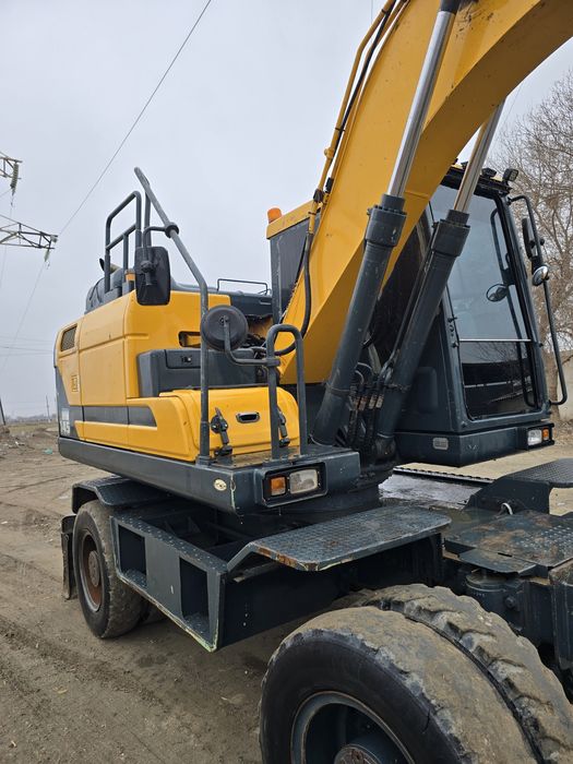 Hyundai 145 экскаватор сотилади