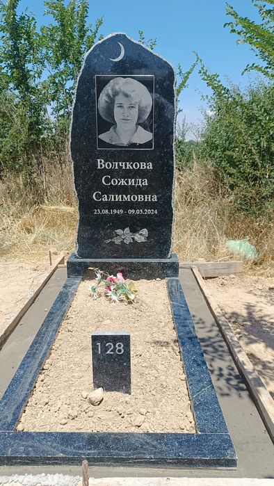 Памятник гранитный