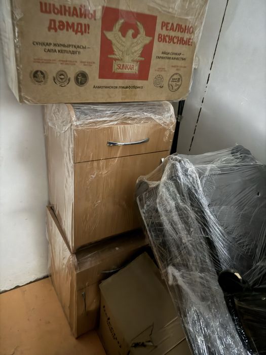 Продам 2 прикроватной тумбы