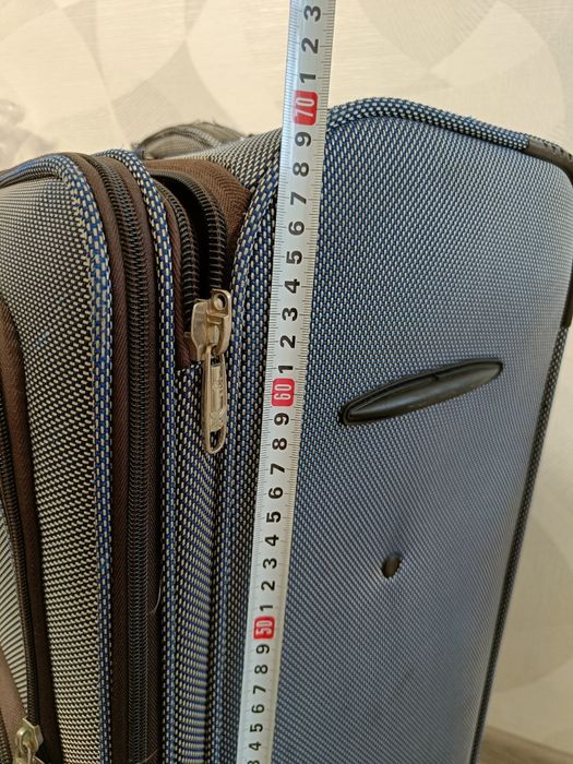 Продам чемодан туристический