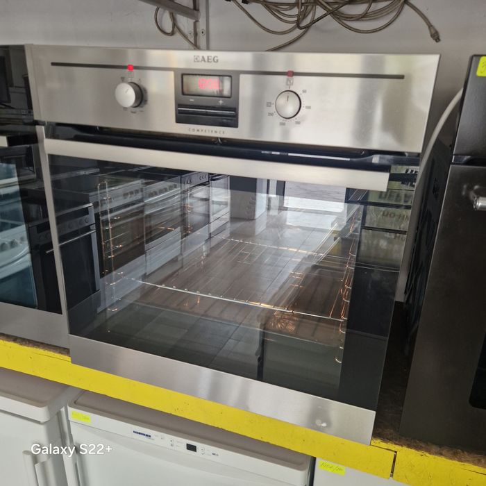 Фурна за вграждане AEG