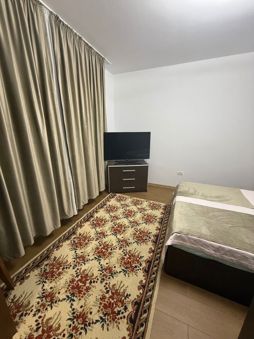 Inchiriez corp casa la curte, zona Delfinariu, Constanta