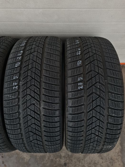 Зимни гуми Спорт П.PIRELLI Scorpion 315 35 R22  275 40 R22 дот 3821