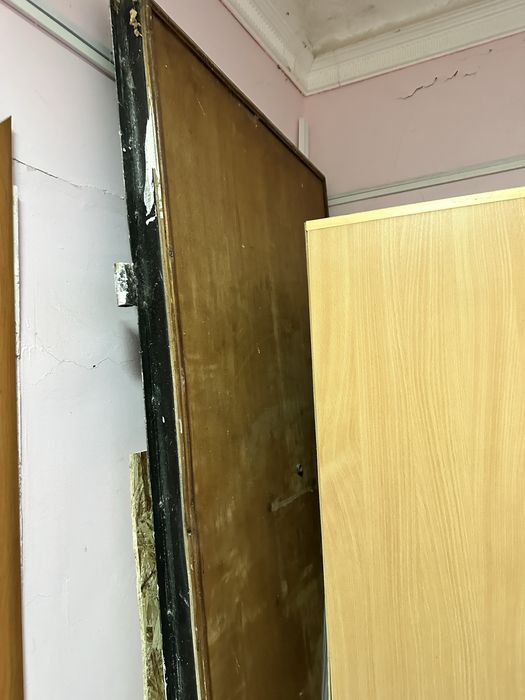 Железная дверь большая