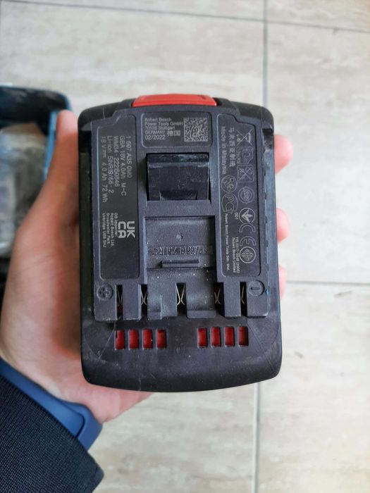 Безчетков винтоверт BOSCH GSR , Пълен комплект