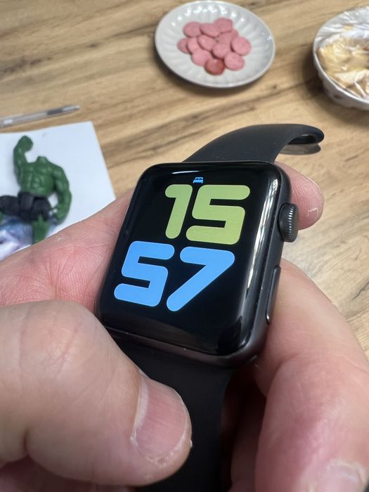 Apple Watch Series 3 42mm — Отличное состояние!