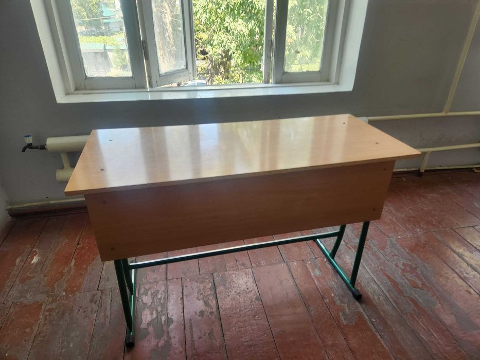 Parta va stul komplekt so'tiladi - Продается комплект столов и стульев