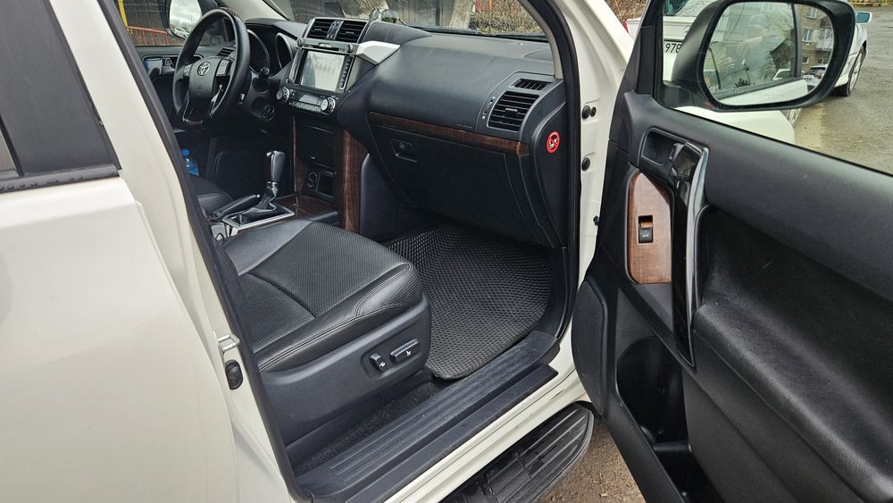 Аренда авто с водетелем