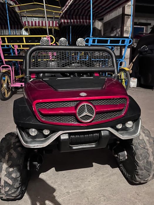 Машинка мерседес пультовый