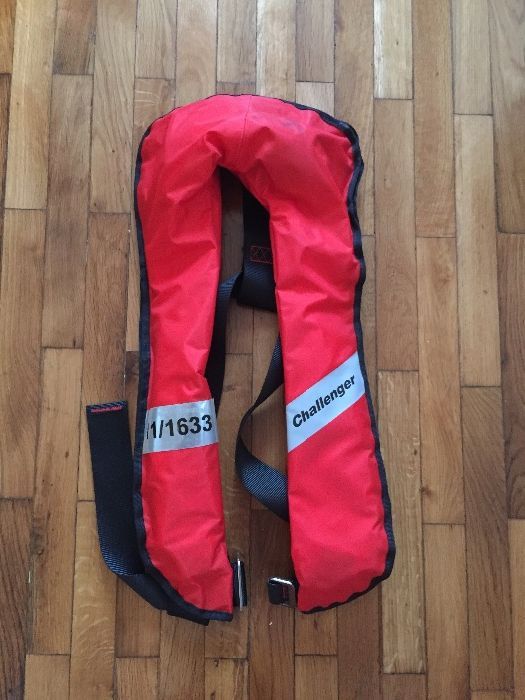 автоматична спасителна жилетка