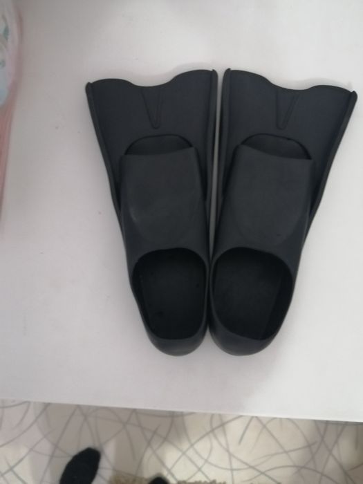 Продам ласты двух цветов