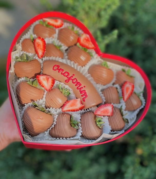 Клубника в шоколаде chocoberry mandarin buket