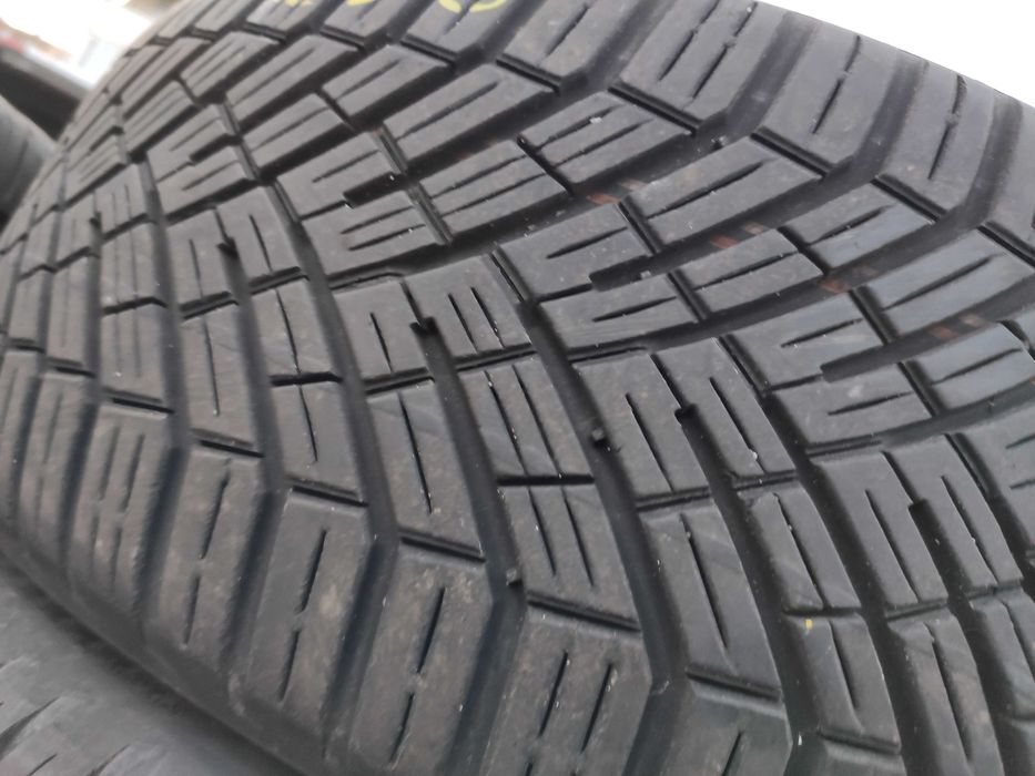 2бр Всесезонни гуми 215 55 16 - Continental