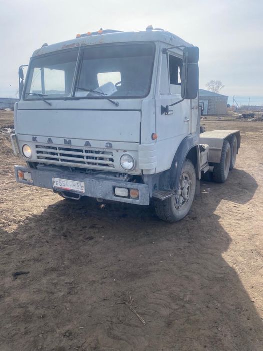 Тягач КАМАЗ рабочий