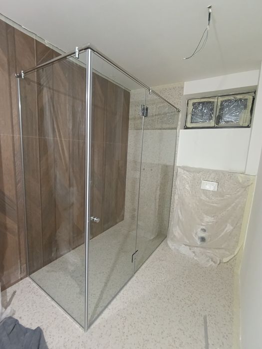Cabine de dus si usi din sticla