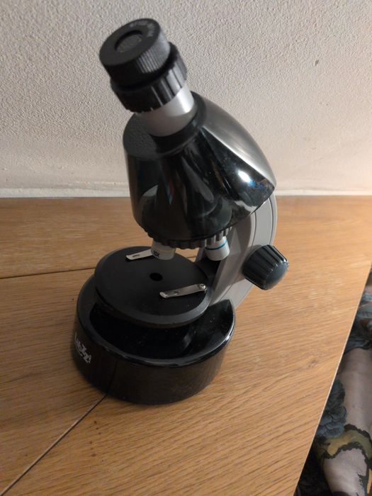 Микроскоп  Levenhuk Labzz M101