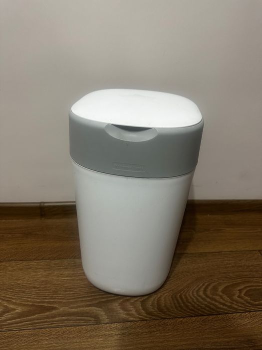 Кош за памперси / пелени Tommee Tippee twist & click бял с торбички