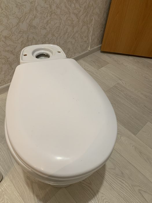 Продам унитаз (без бака) в хорошем состоянии