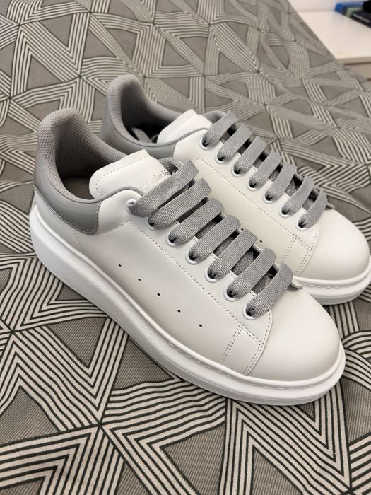 Alexander McQueen 42