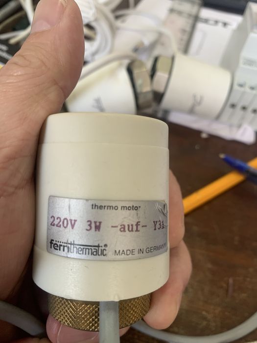 Servomotoare termostatice 220v