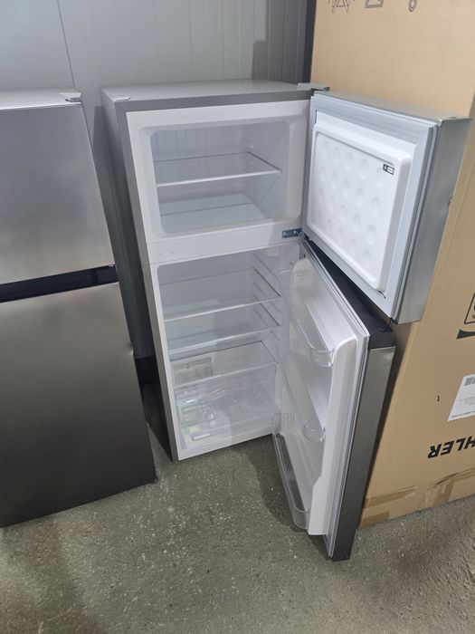 Нов хладилник с фризер Pkm 113 см