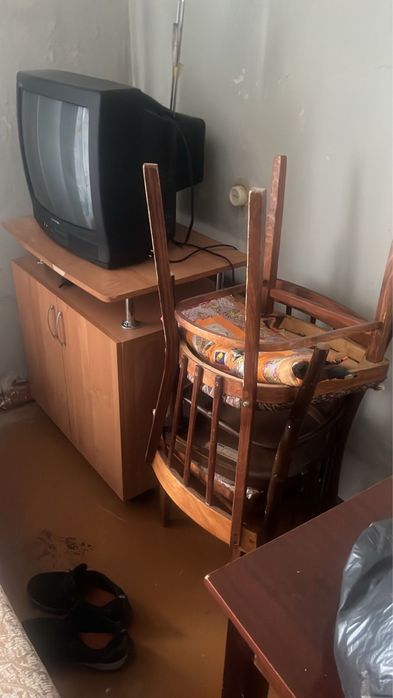 Телевизор старый
