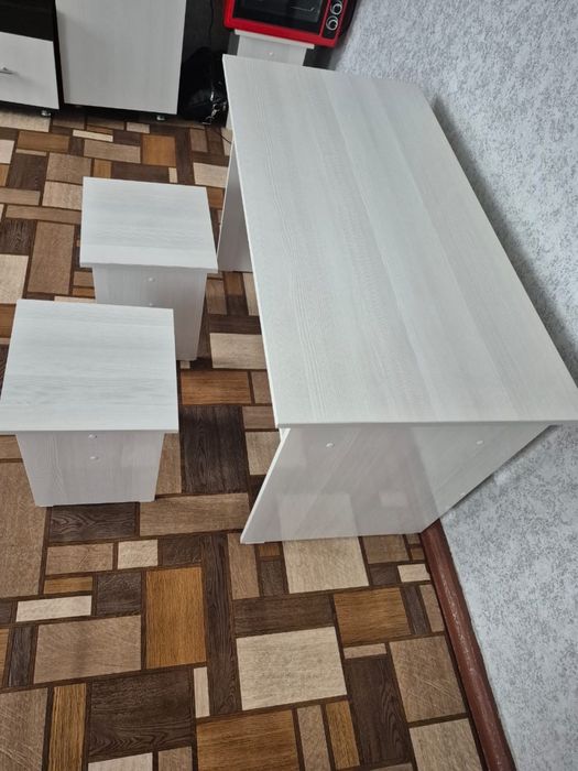 Мебель стол стулья