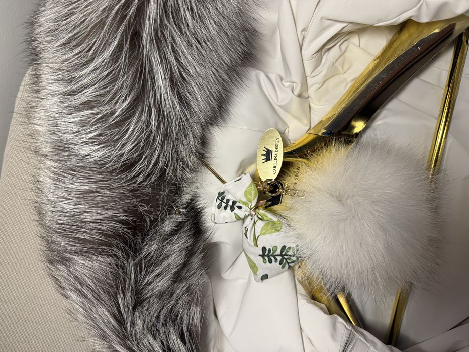 Geaca Carolina Design noua cu umeras si cutie