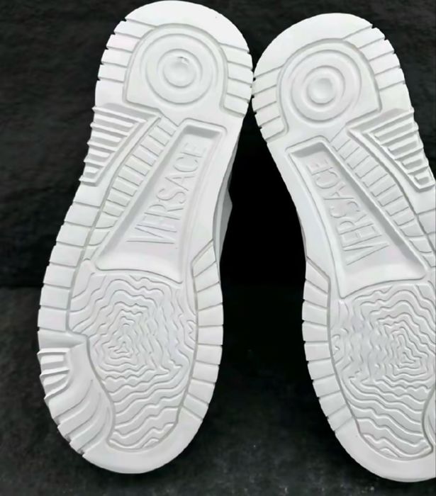 Vand versace odissea white noi, cu curtie. Marimi de la 37 la 46
