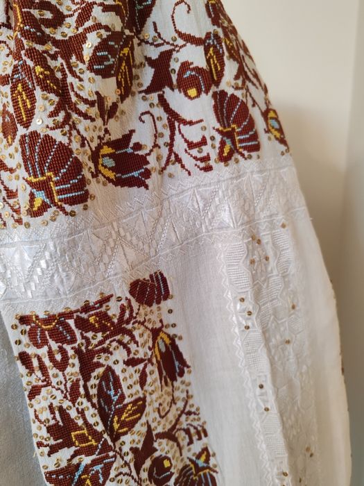 Ie/Camasa/Port popular