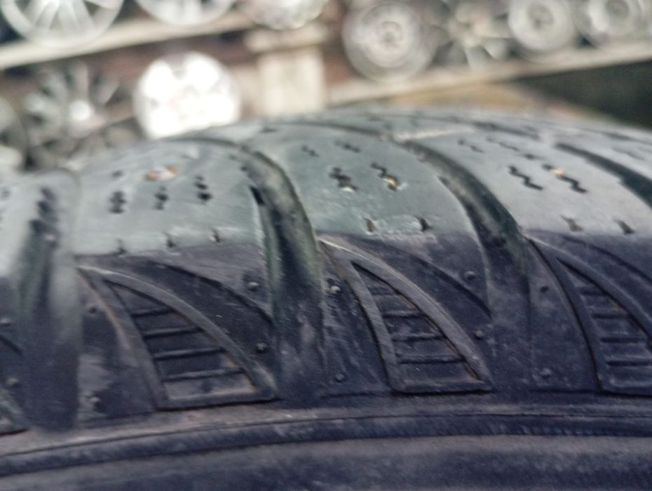 Резина на 17. 225/65 Продается