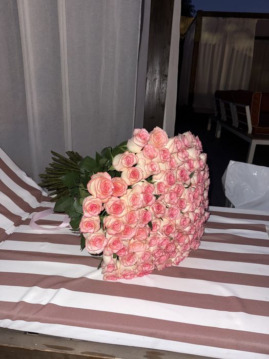 Продам 101 розу новые