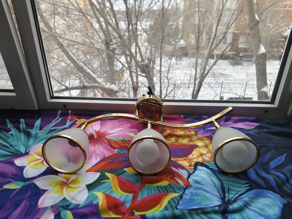 Люстра аккуратная