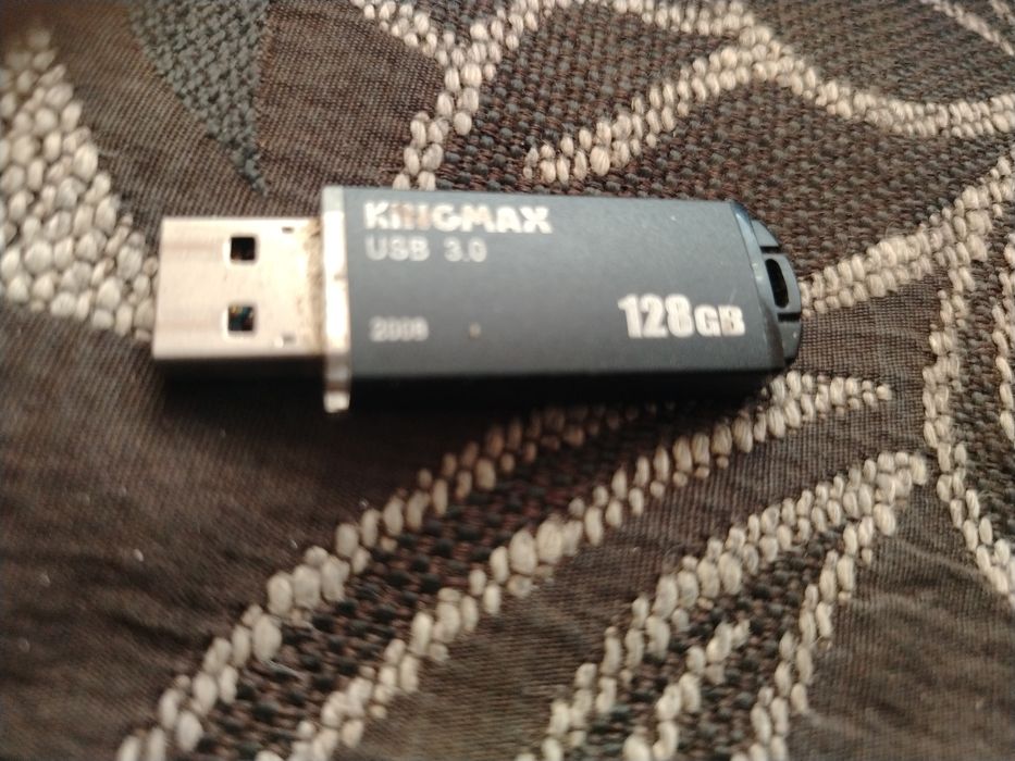 Stick Usb 128 Gb cu muzica