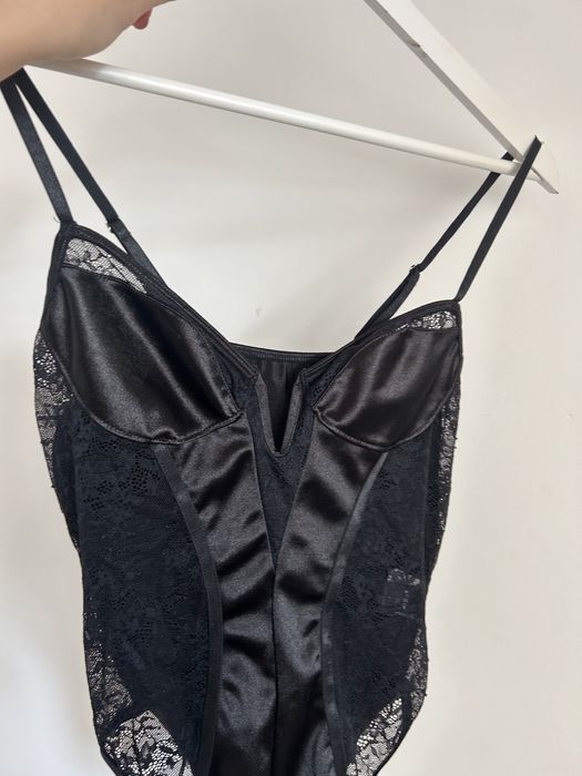Черно дантелено боди