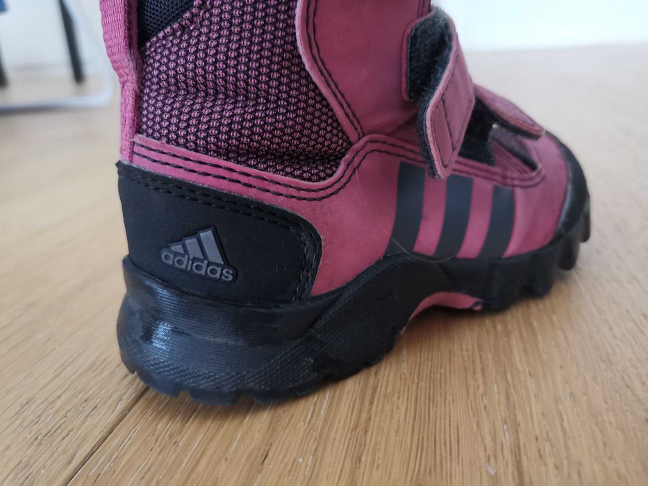 Ghete iarna bocanci fete Adidas Traxion nr. 24