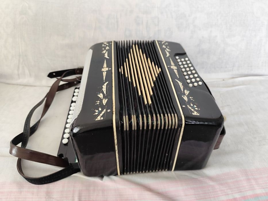 Продается Аккордеон
