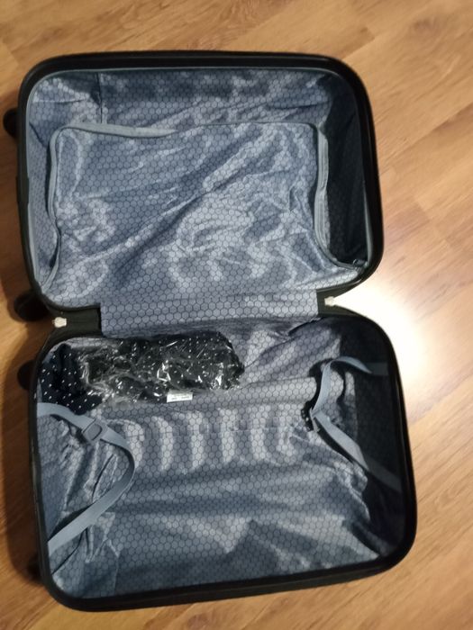 Продам чемодан для ручной клади