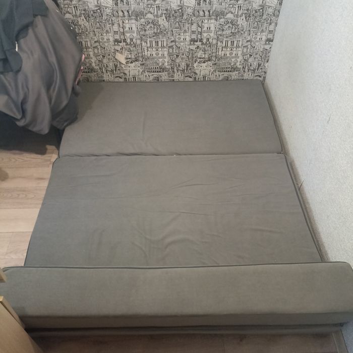 Продам диван трансформер без каркасный.