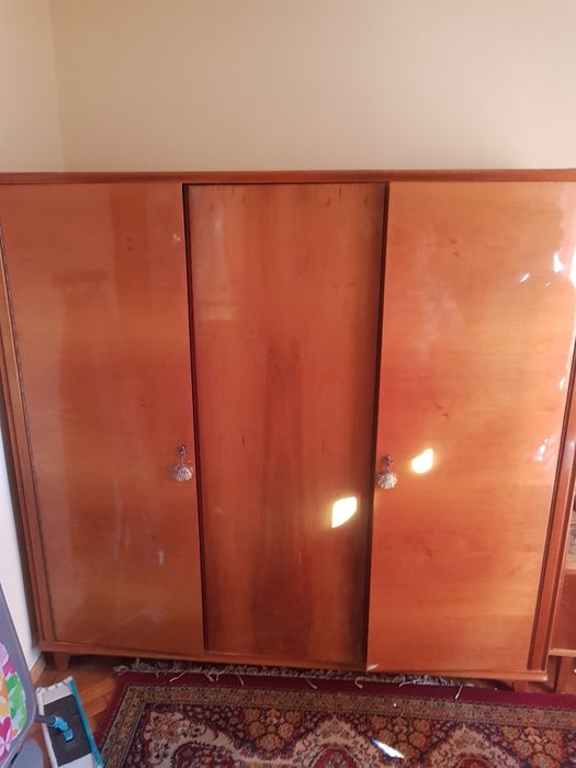 Mobilier, mai vechi, mai nou, stare buna si foarte buna