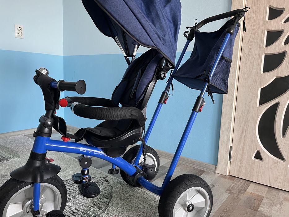 Детска Триколка - сгъваема, с въртяща седалка , запазена