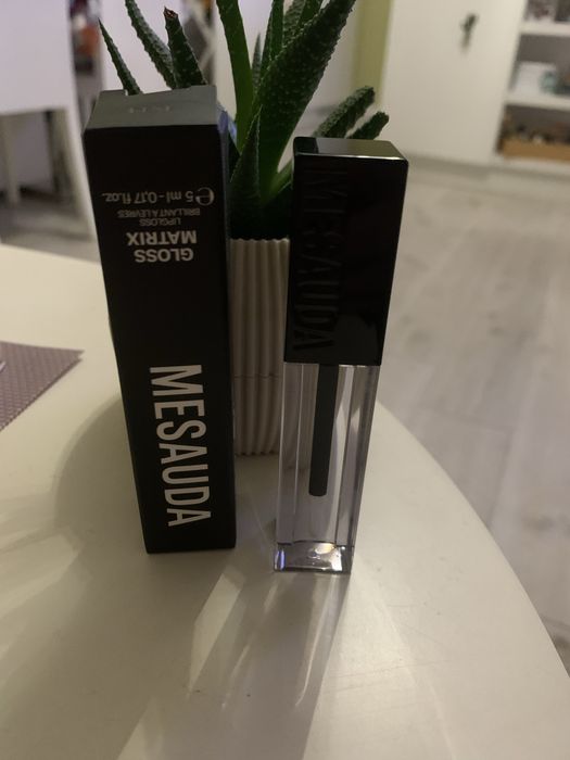 Гланц за устни, Mesauda