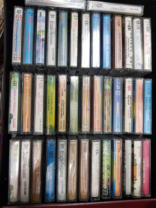 Casete Audio NOI Romanesti Muzica Usoara POP Rock Povesti Colinde