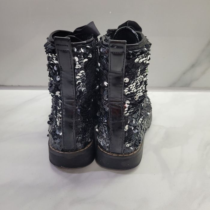 Продам детские ботинки для девочки