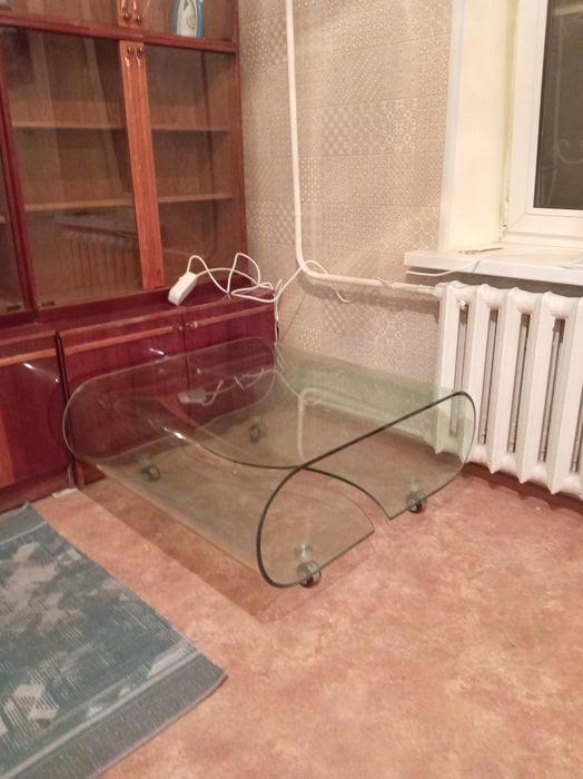 Стеклянный офисный стол