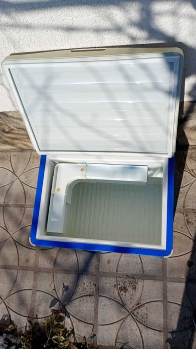 хладилна чанта на гас ,220v и 12v