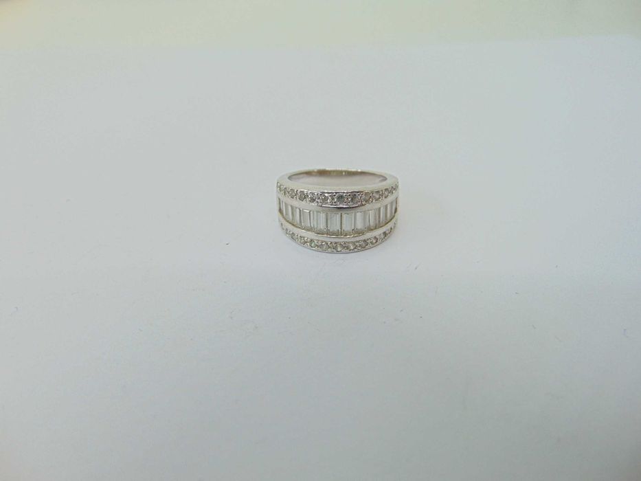 Inel BGE Bradford Gold Exchange din argint cu zirconiu