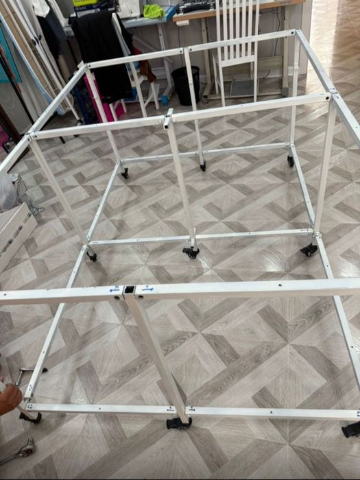 Продам стол для шитья. В идеальном состоянии