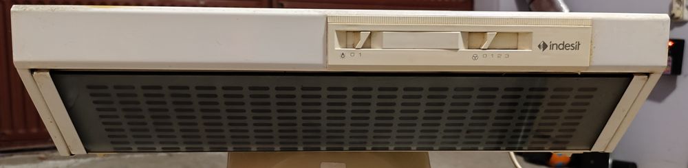 Кухненски абсорбатор Indesit